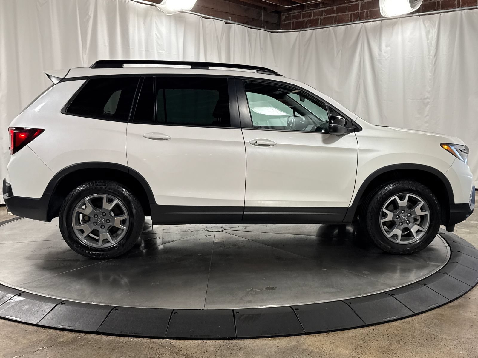 Used 2023 Honda Passport TrailSport image 10
