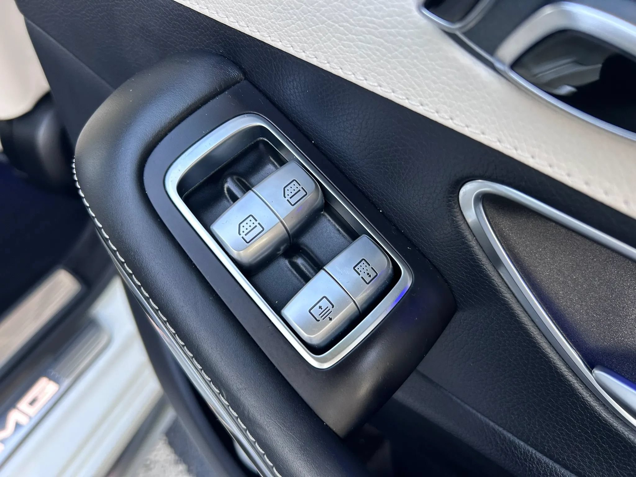 Used 2015 Mercedes-Benz S 63 AMG 4MATIC Sedan image 79
