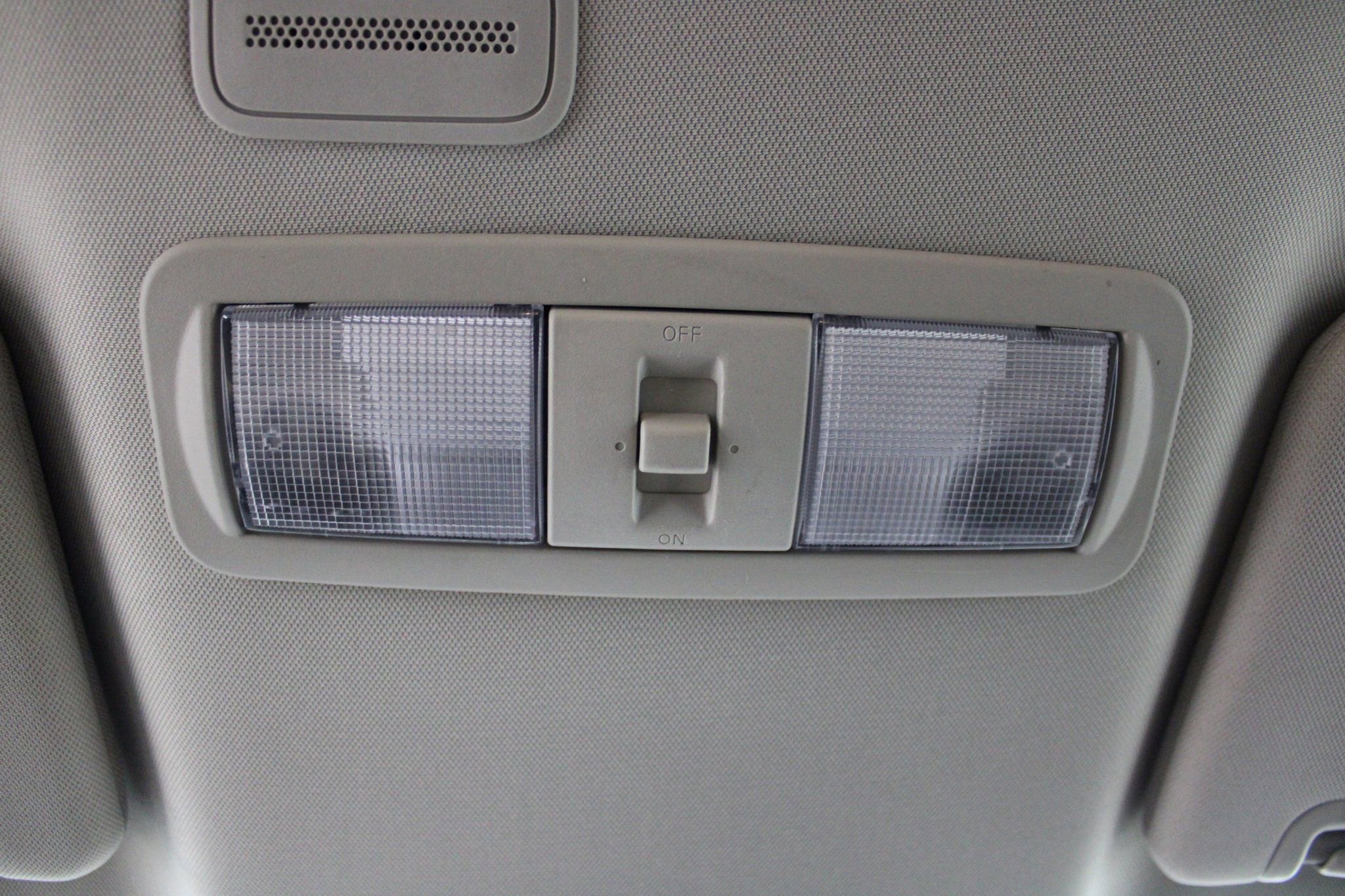 Used 2022 Nissan Titan SV image 41