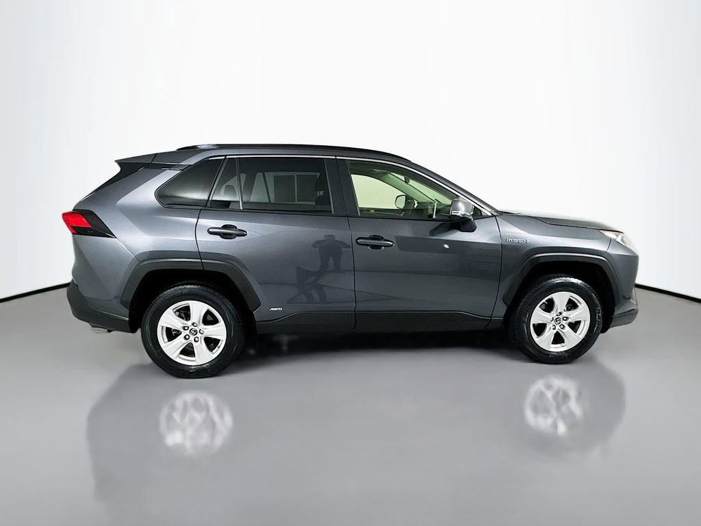Used 2019 Toyota RAV4 XLE w/ Convenience Package image 9