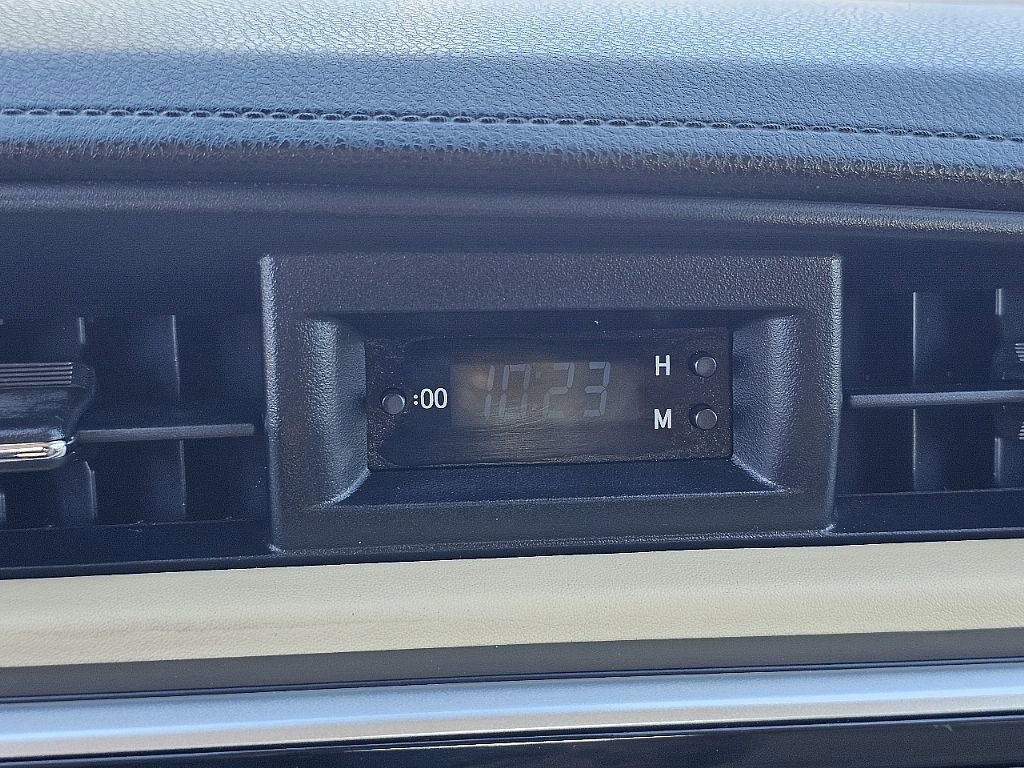 Used 2017 Toyota Corolla LE image 35