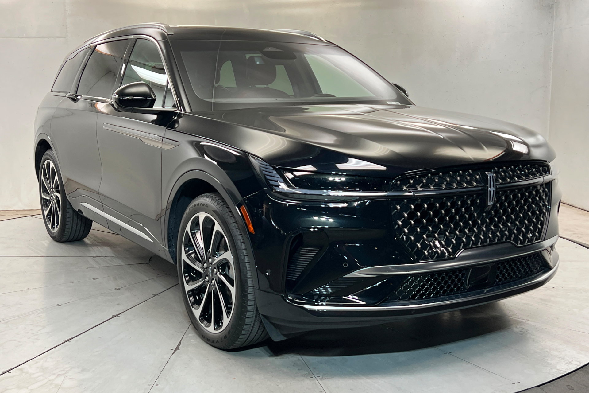 Used 2024 Lincoln Nautilus Black Label AWD/4WD image 7