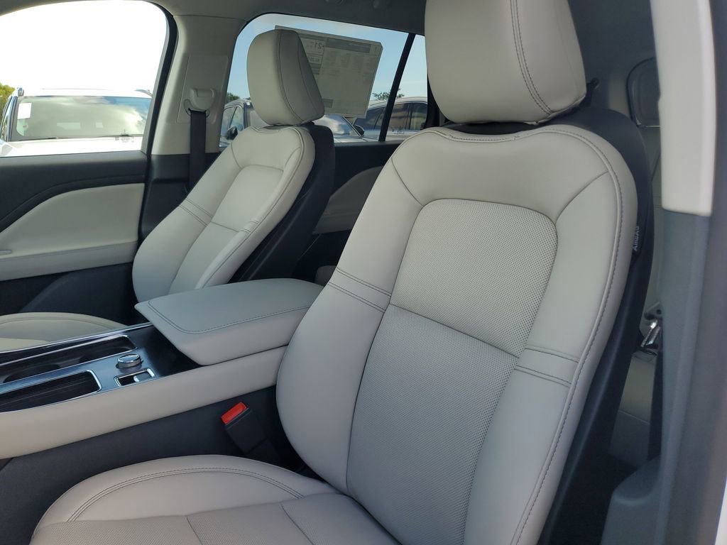 New 2026 Lincoln Aviator 2WD image 23