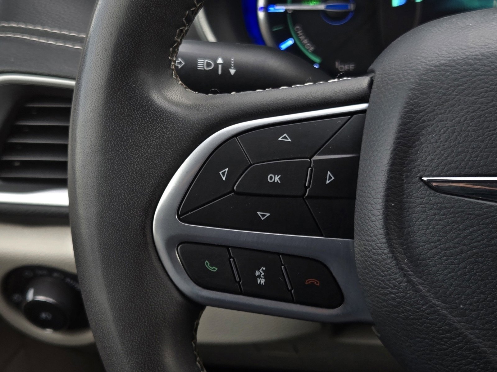 Used 2023 Chrysler Pacifica Touring-L image 20