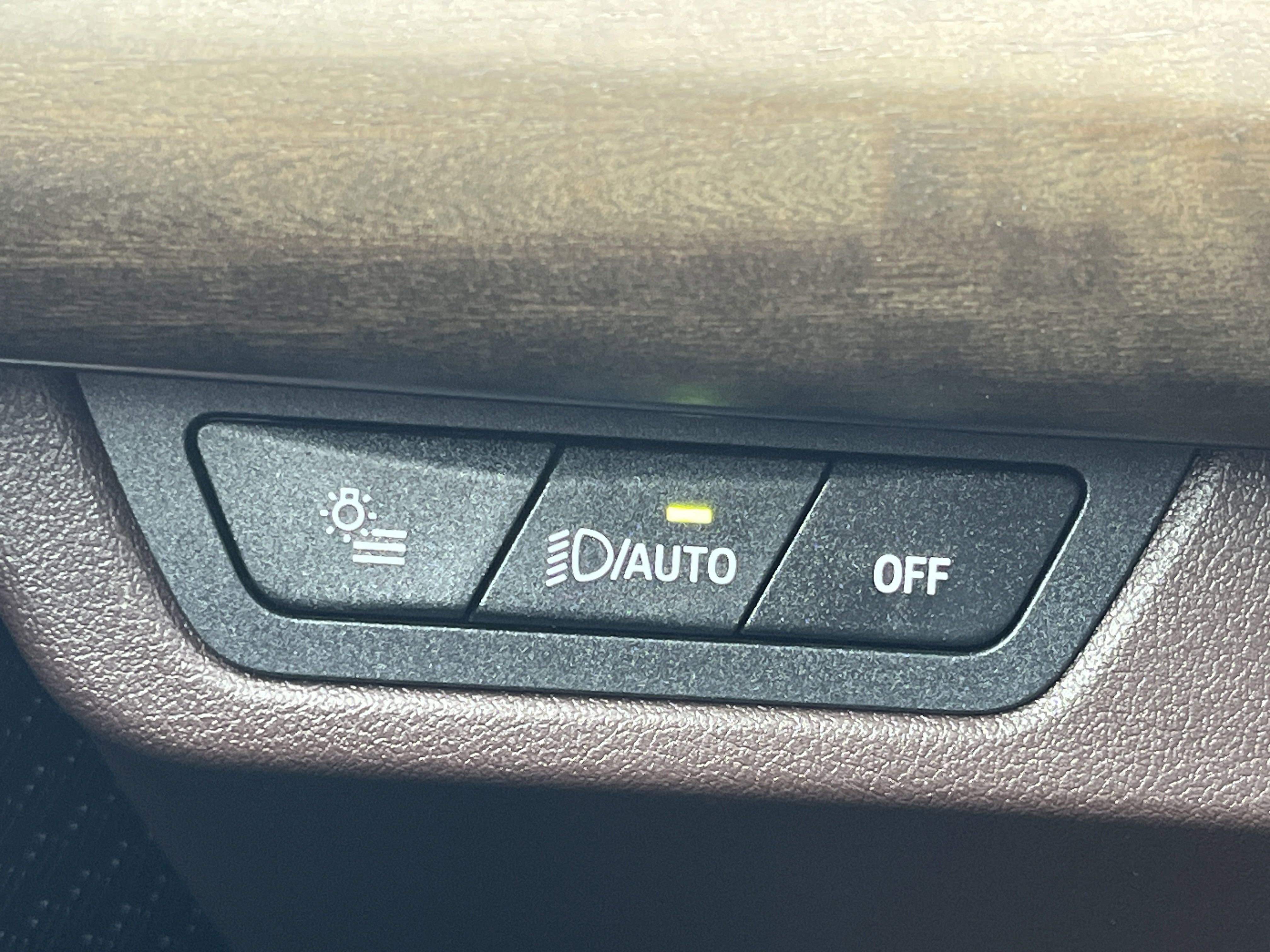 New 2025 BMW X1 xDrive28i w/ Technology Package image 16