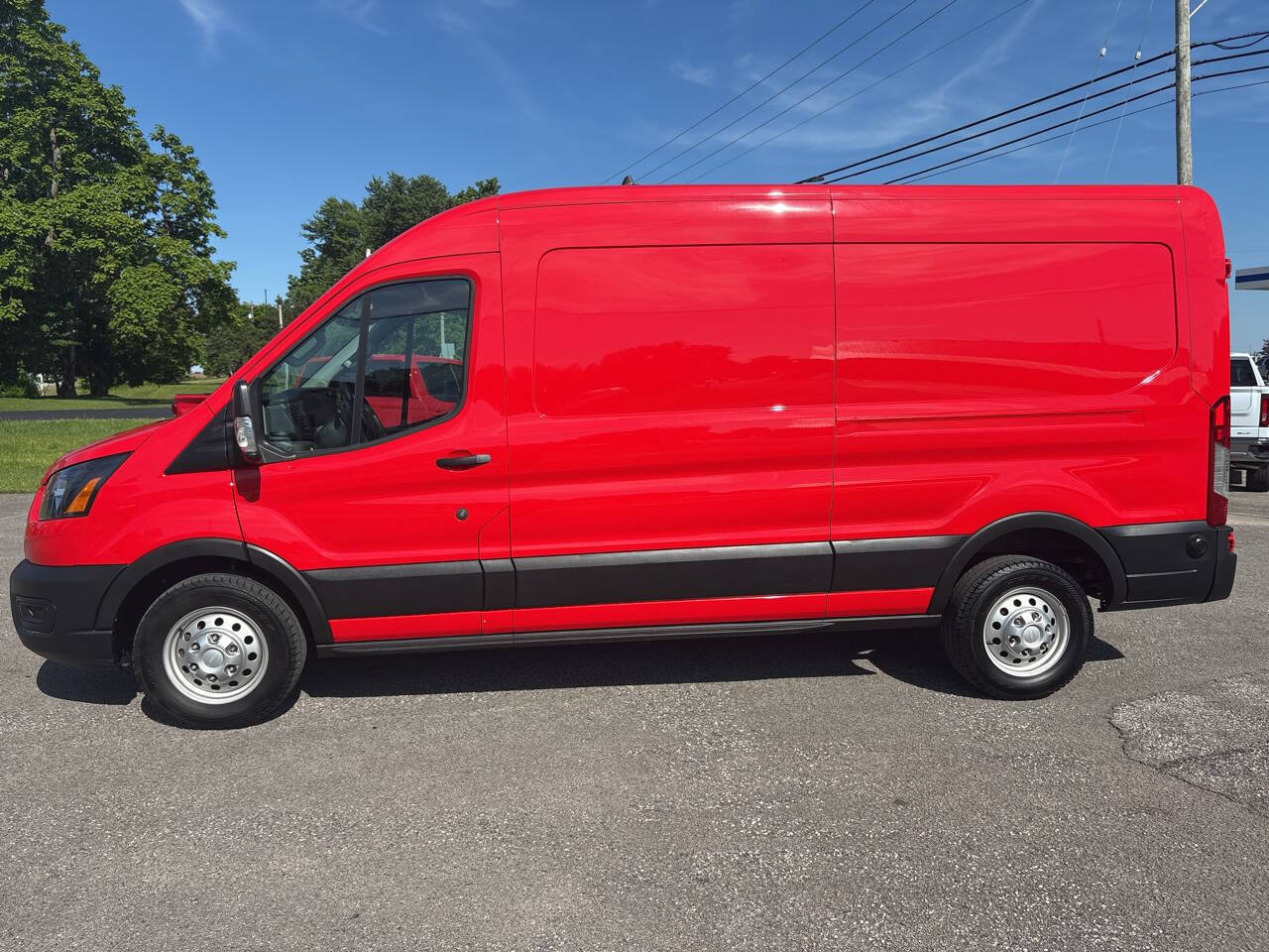 Used 2023 Ford Transit 250 Medium Roof AWD image 8