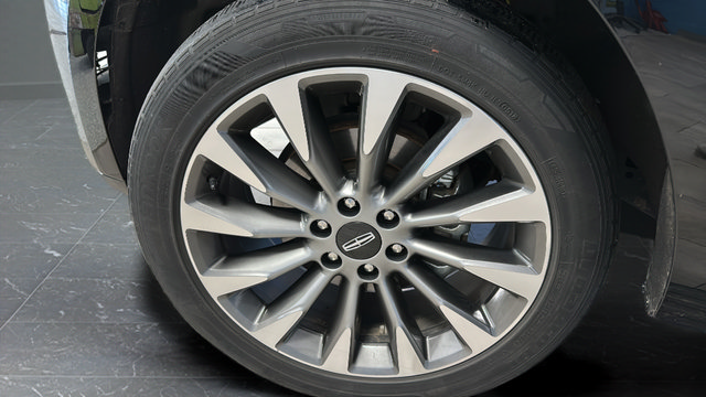 Used 2018 Lincoln Navigator Select AWD/4WD image 40