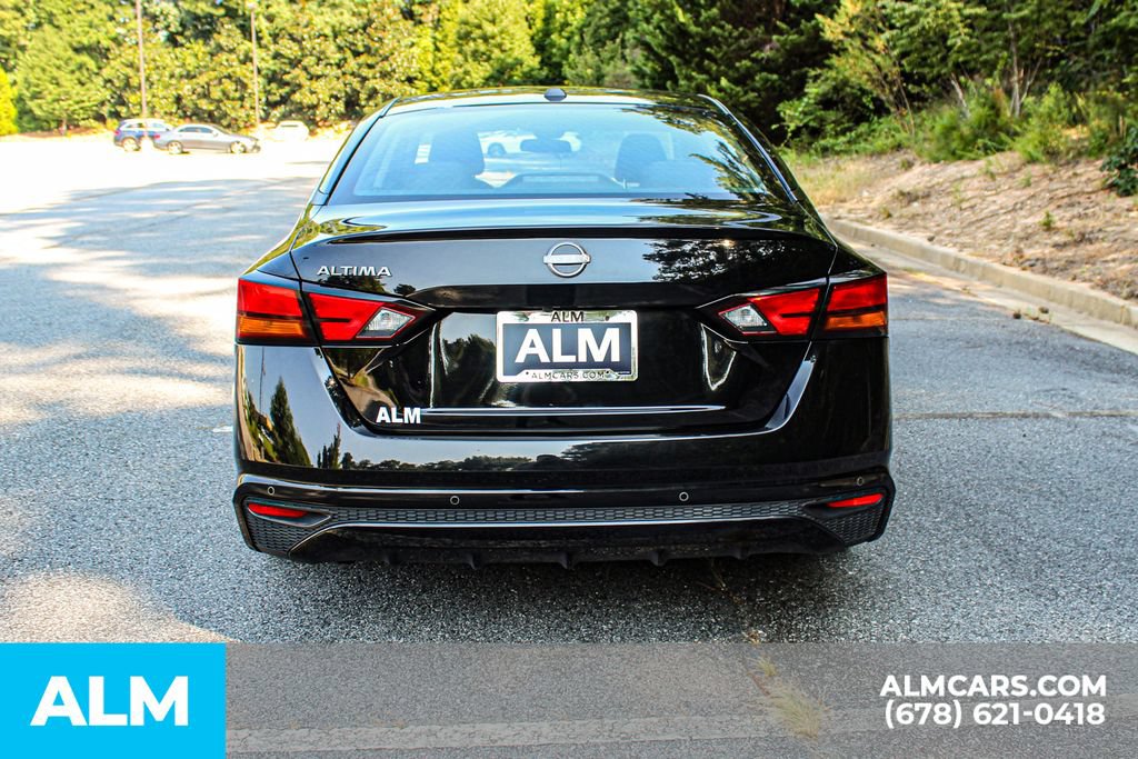 Used 2025 Nissan Altima 2.5 SV FWD image 9