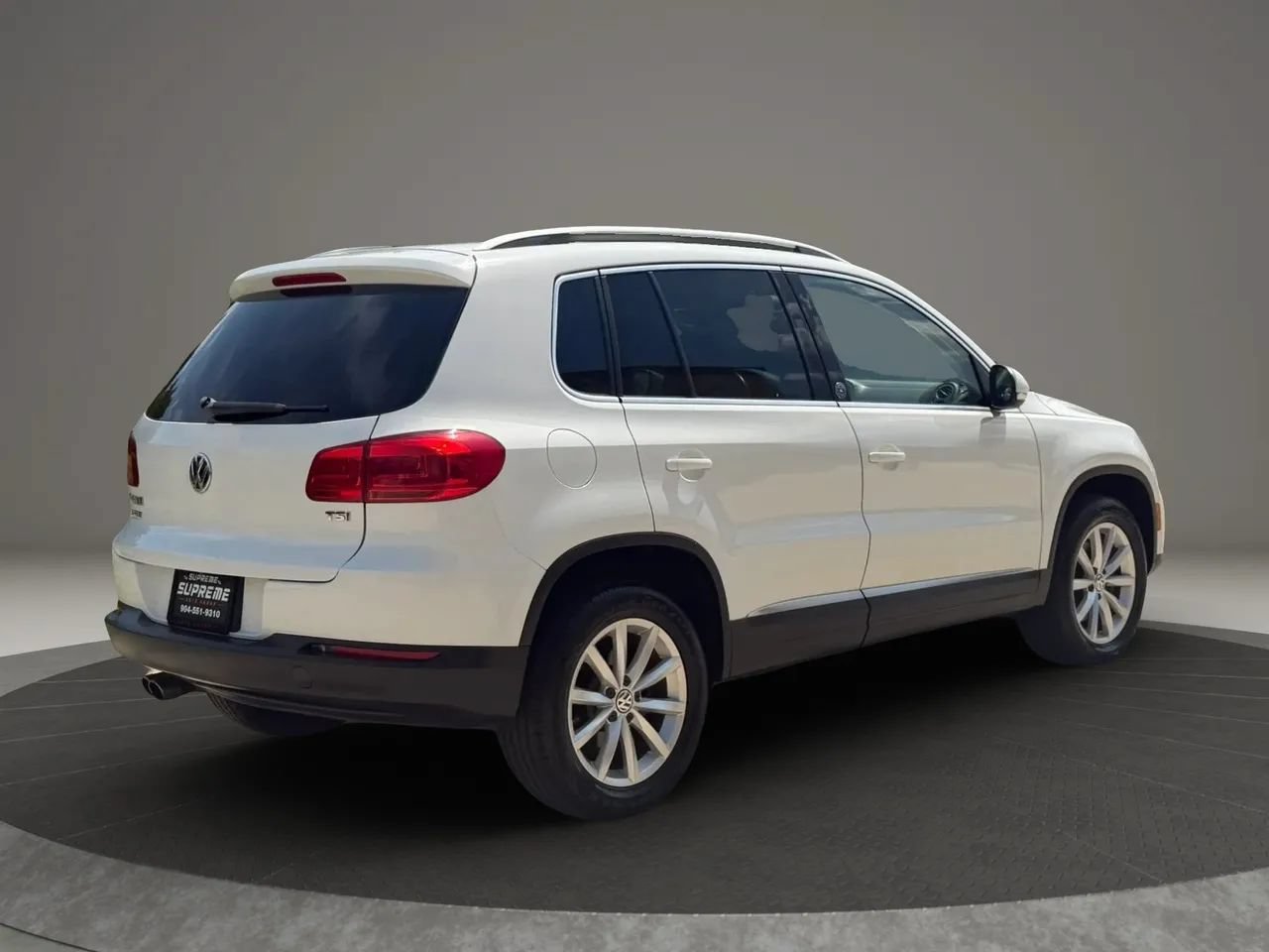 Used 2017 Volkswagen Tiguan Wolfsburg Edition FWD image 3