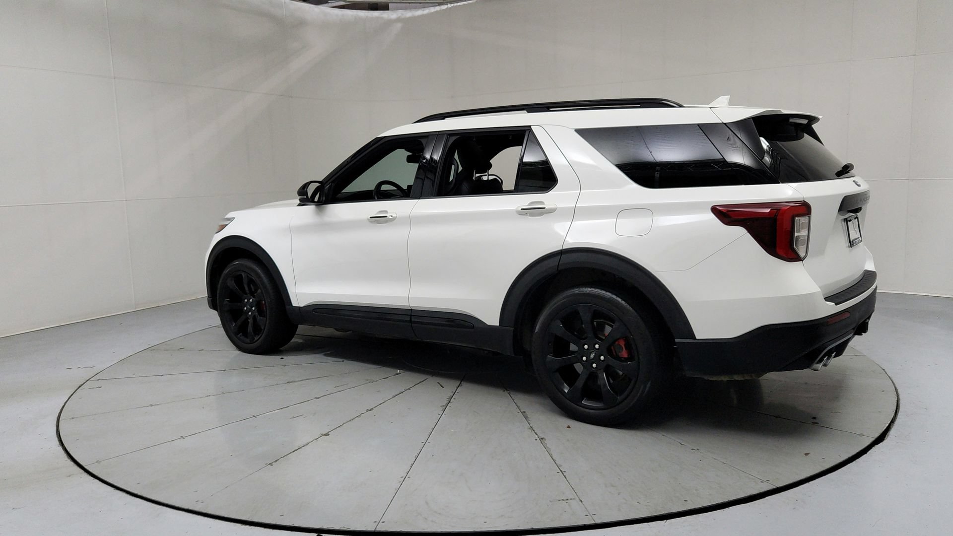 Used 2021 Ford Explorer ST w/ Equipment Group 401A AWD/4WD image 3