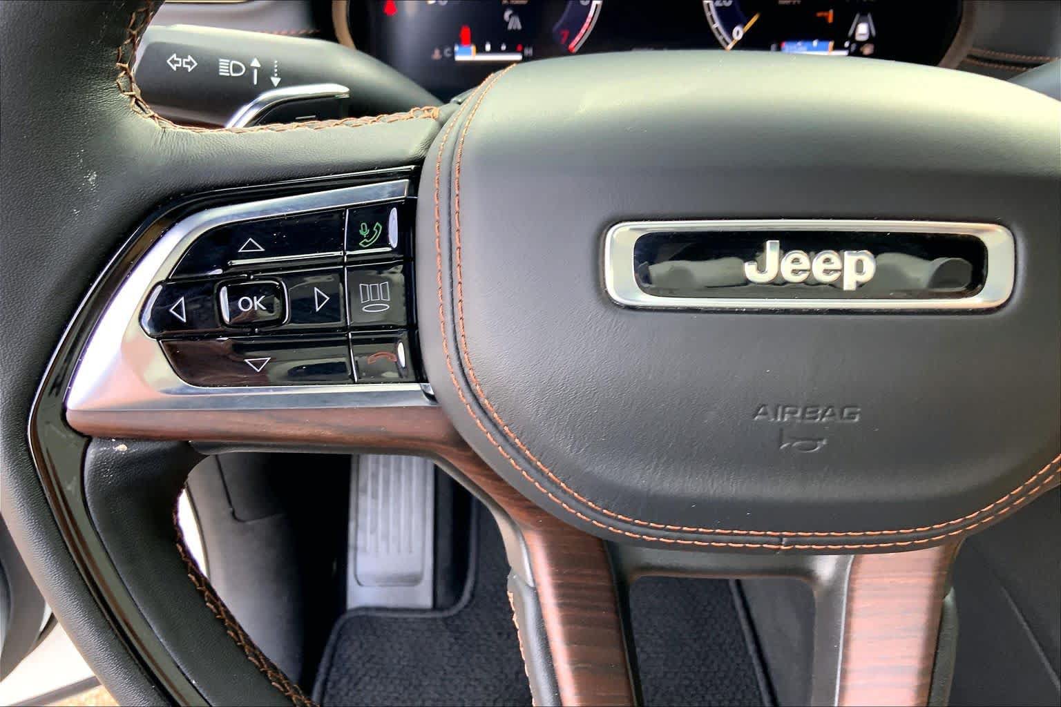 Used 2024 Jeep Grand Cherokee Summit w/ Adv Protech Group IV AWD/4WD image 24