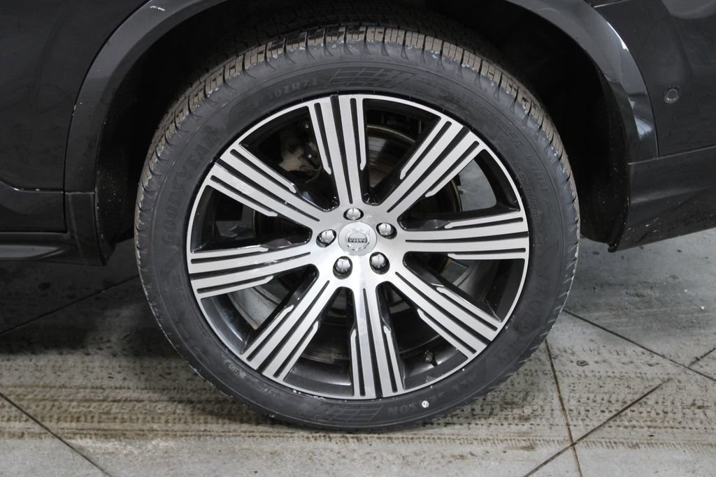 Used 2024 Volvo XC90 T8 Plus w/ Protection Package Premier AWD/4WD image 18
