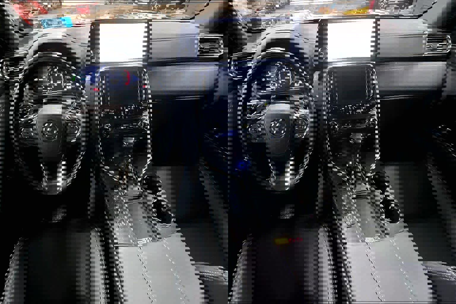 Used 2025 Lexus LX 600 4WD w/ Luxury Package image 14