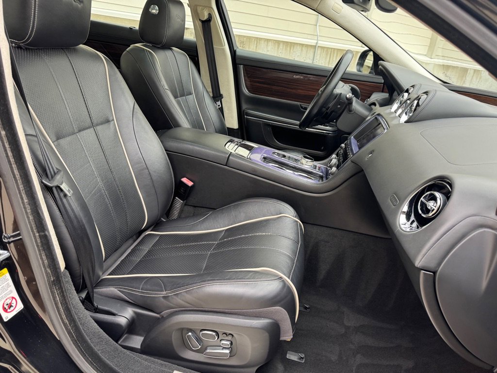 Used 2013 Jaguar XJ L Portfolio image 30