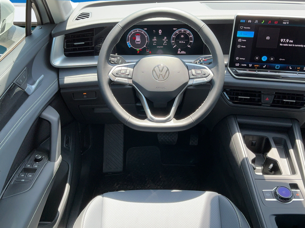 New 2026 Volkswagen Tiguan SE FWD image 13
