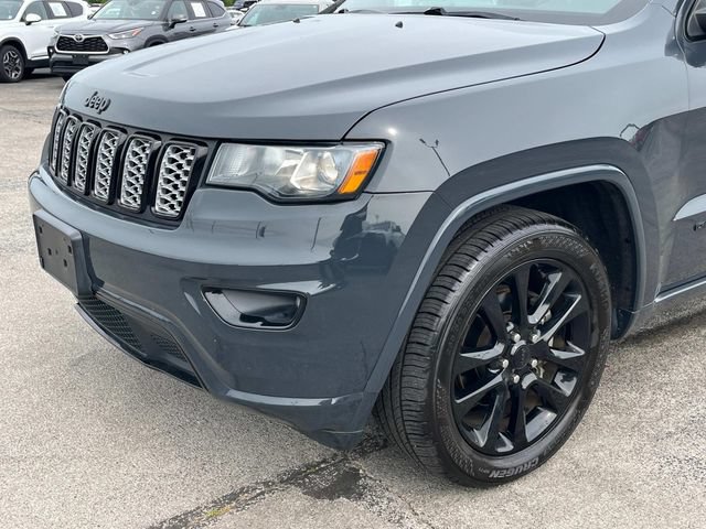 Certified 2018 Jeep Grand Cherokee Altitude RWD image 13