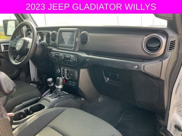 Used 2023 Jeep Gladiator Willys image 13