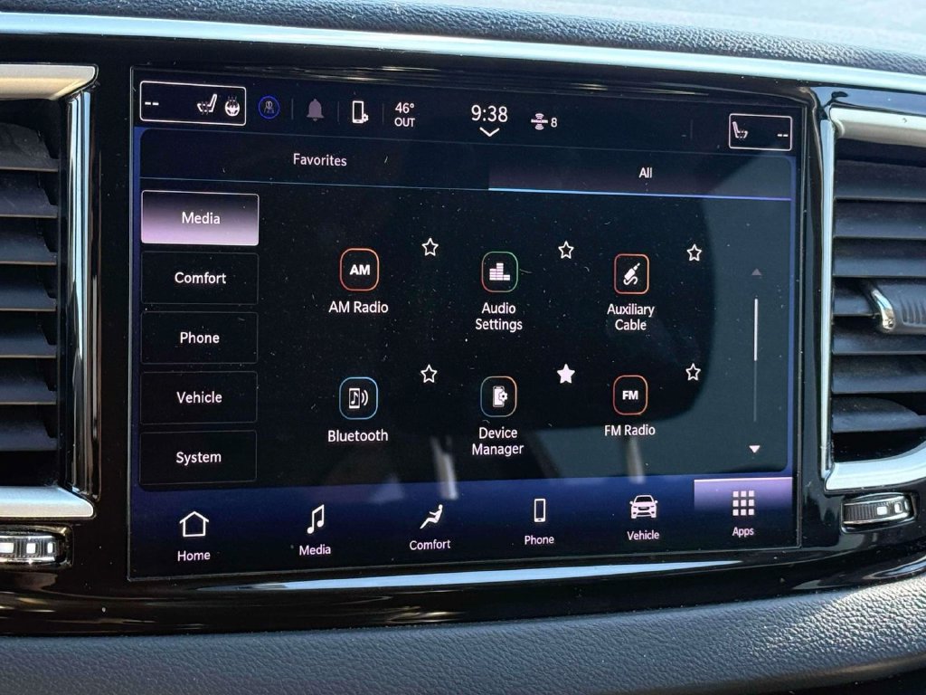 Used 2023 Chrysler Pacifica Touring-L FWD image 22