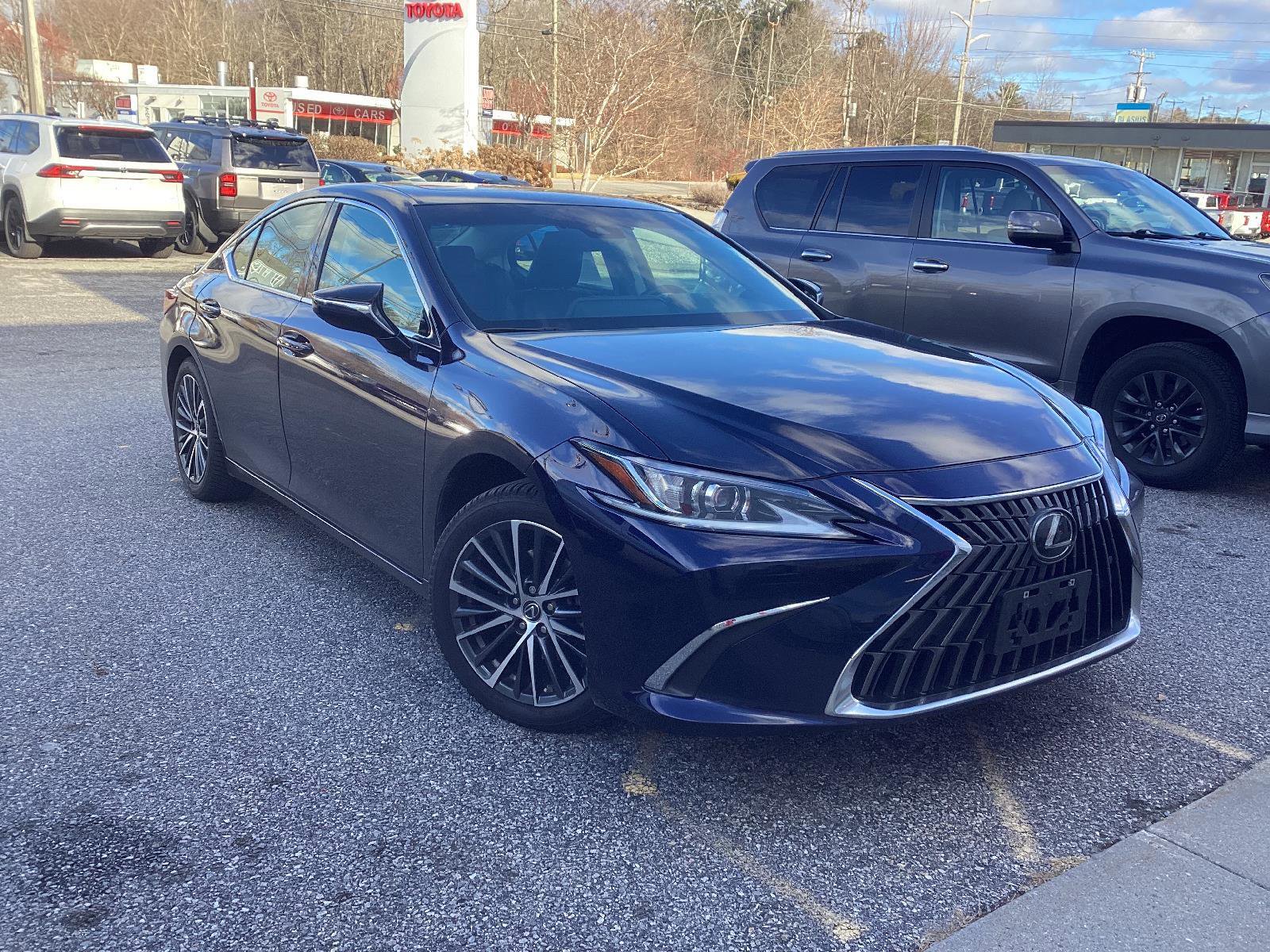 Used 2022 Lexus ES 350 w/ Premium Package image 1