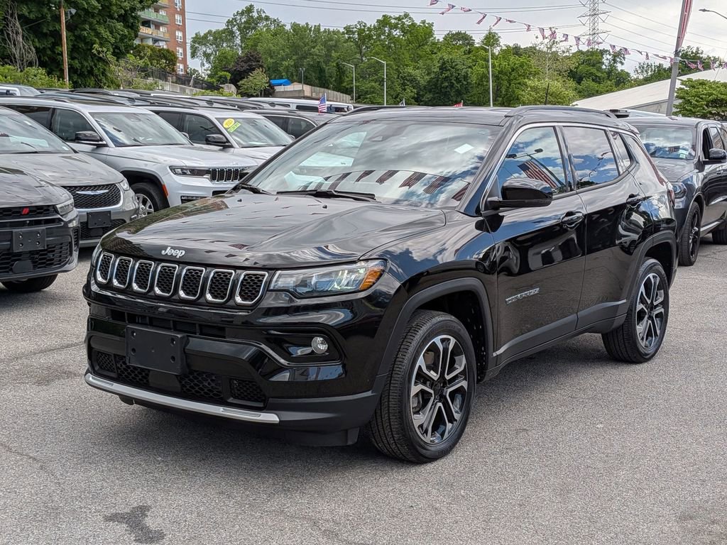 Used 2023 Jeep Compass Limited AWD/4WD image 2