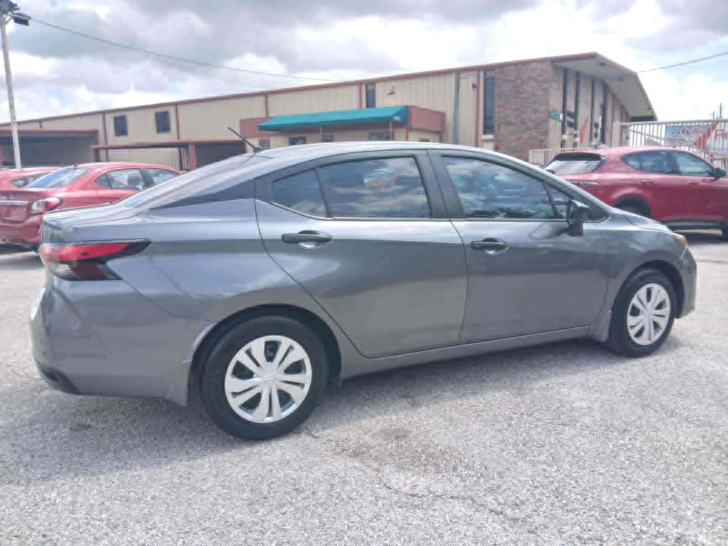 Used 2025 Nissan Versa S w/ Trunk Package FWD image 5