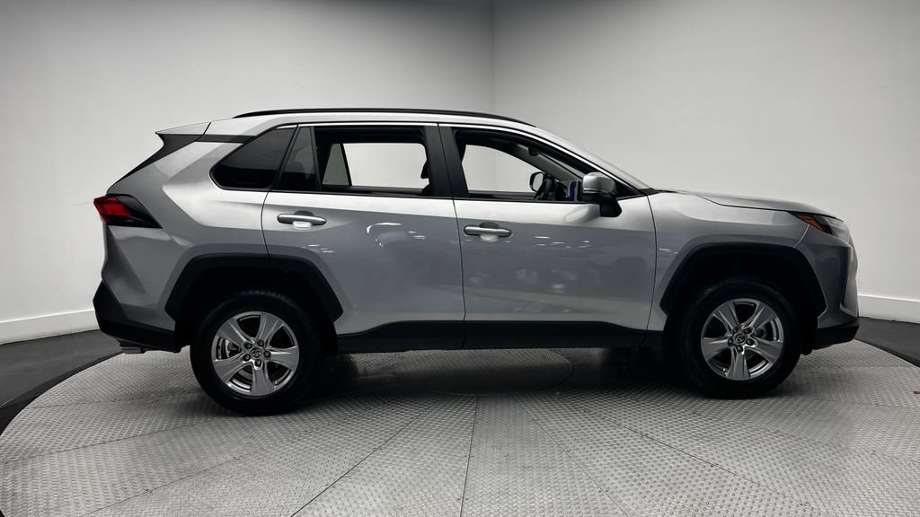 Used 2025 Toyota RAV4 XLE AWD/4WD image 41