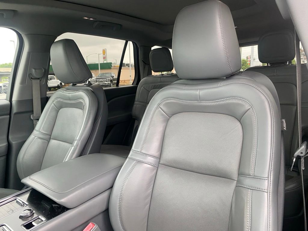 Used 2021 Lincoln Aviator Reserve RWD image 11