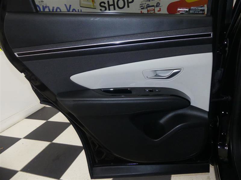 Used 2024 Hyundai Tucson Limited image 30