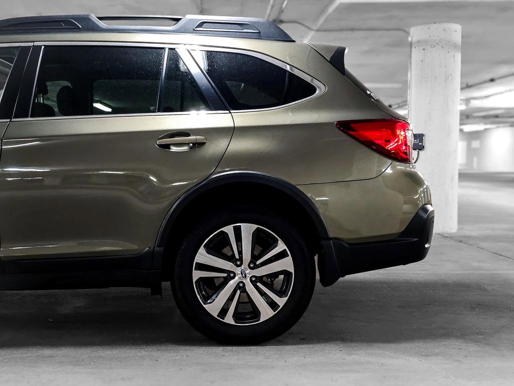 Used 2018 Subaru Outback 2.5i Limited image 17