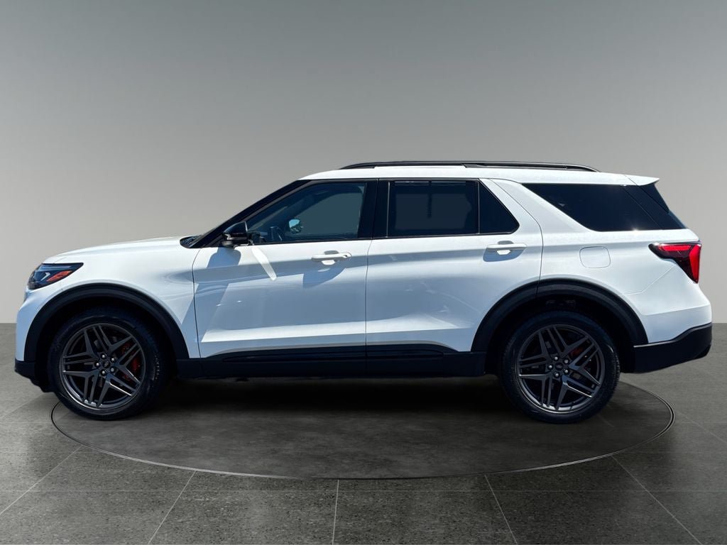 Used 2025 Ford Explorer ST AWD/4WD image 5