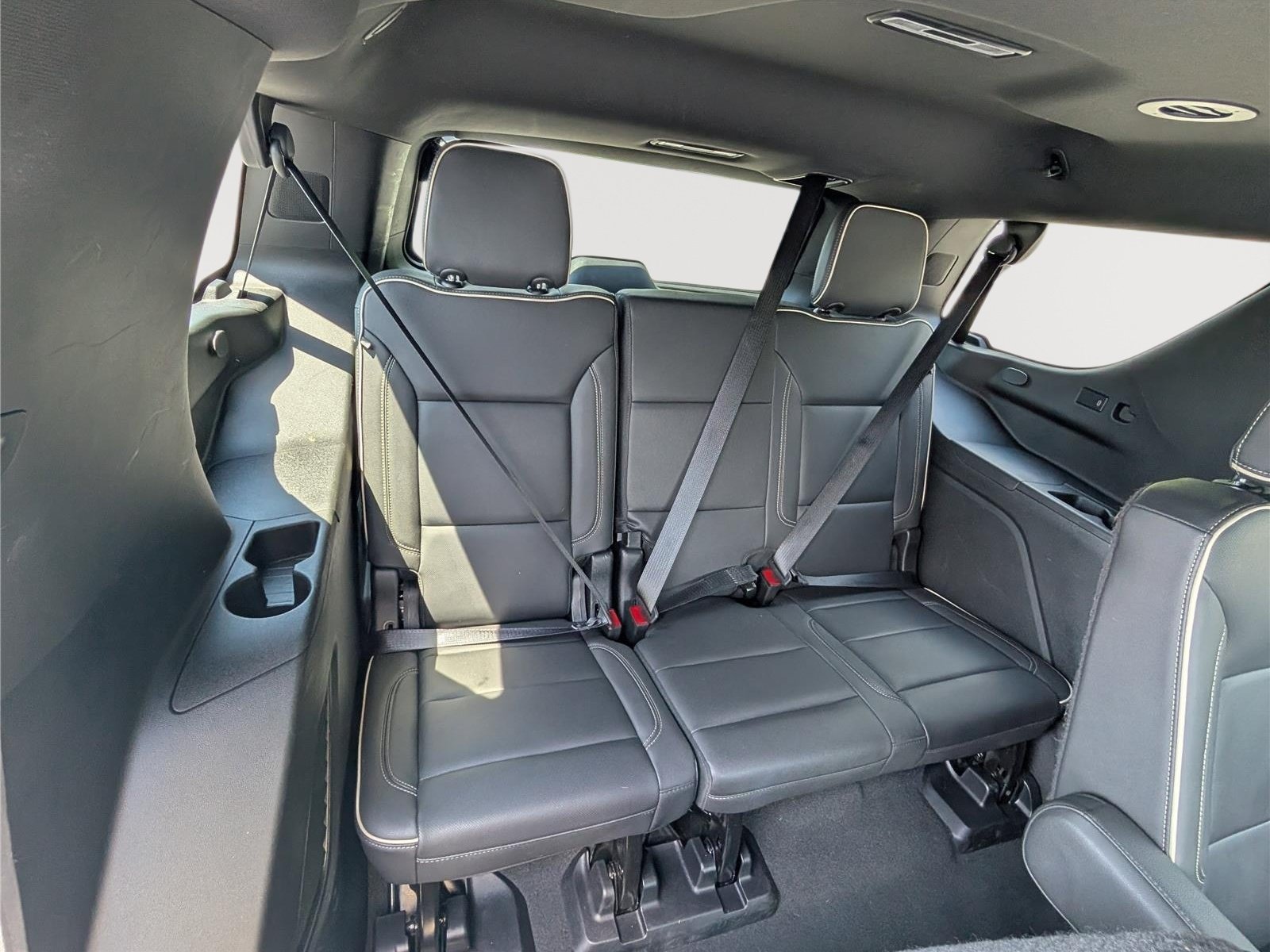 Used 2024 GMC Yukon SLT AWD/4WD image 14