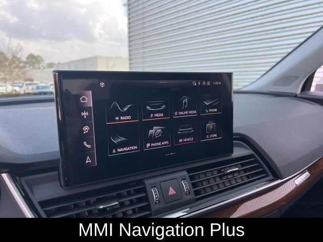 Used 2024 Audi Q5 e Premium Plus w/ Premium Plus Package image 22