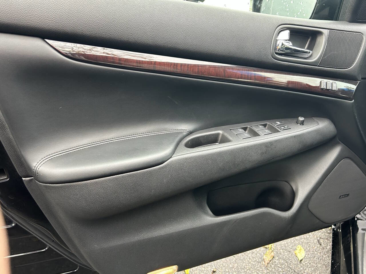 Used 2012 INFINITI G37 x Sedan w/ Premium Pkg image 29