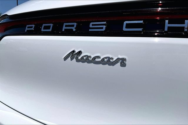 Used 2026 Porsche Macan AWD/4WD image 23