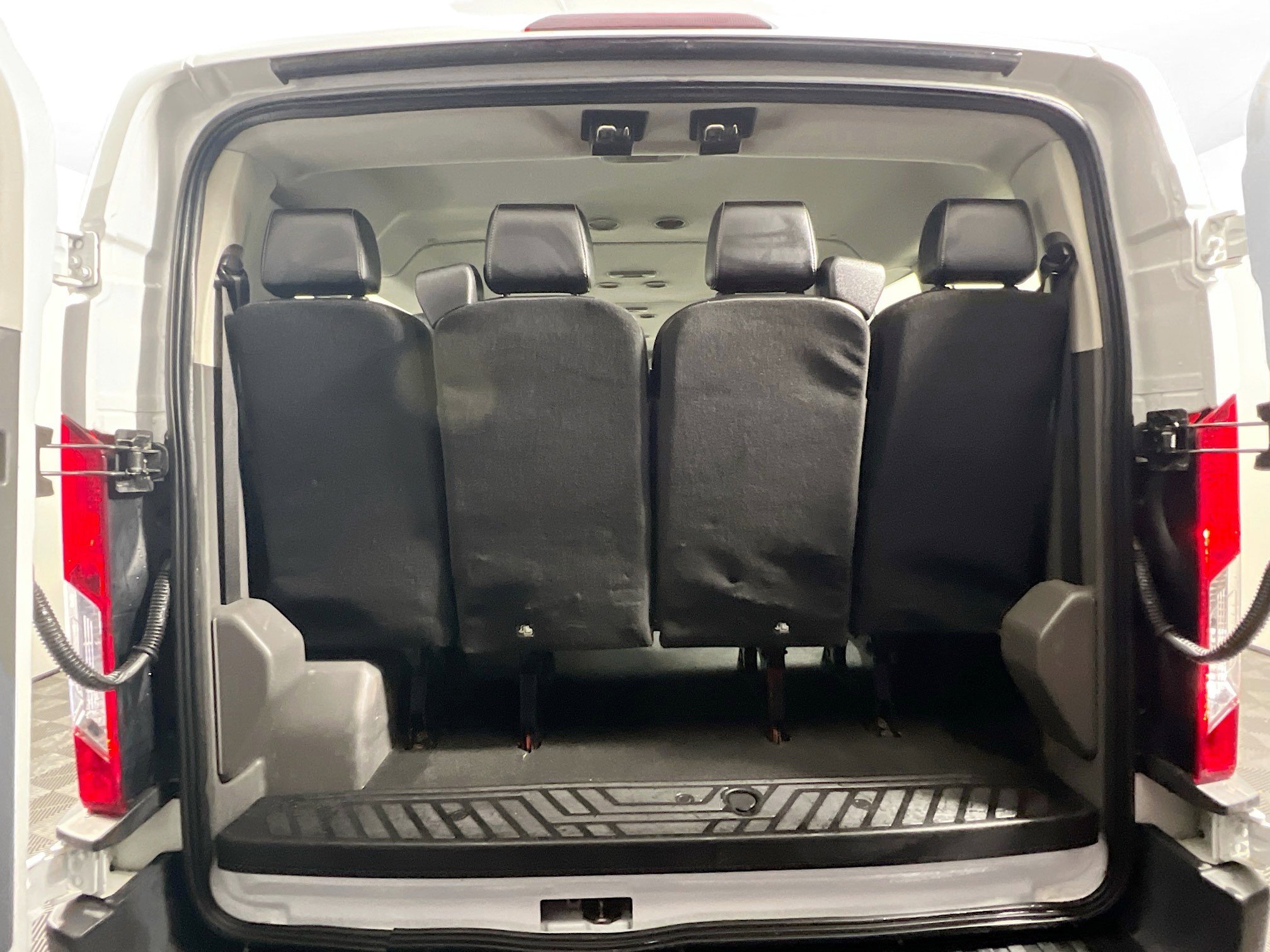 Used 2023 Ford Transit 350 XL image 33