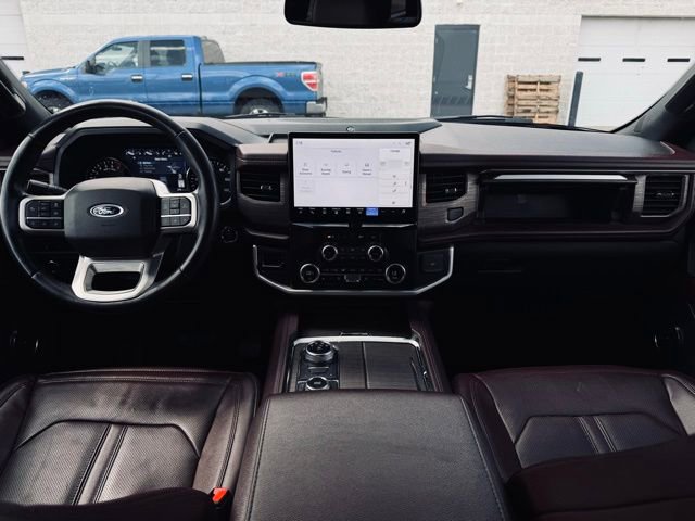 Used 2024 Ford Expedition Limited image 30