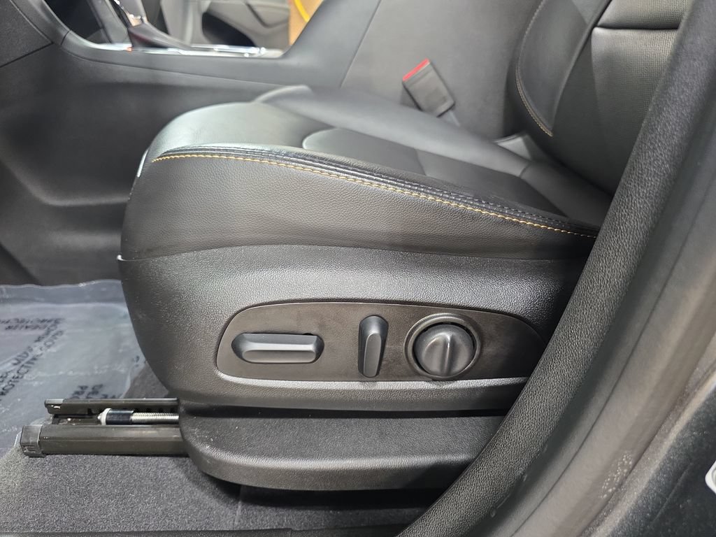 Used 2019 Chevrolet Equinox Premier AWD/4WD image 27