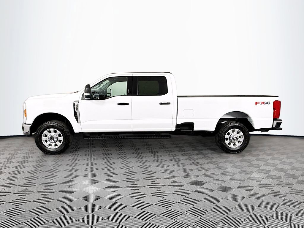 Used 2024 Ford F350 XLT w/ FX4 Off-Road Package AWD/4WD image 4