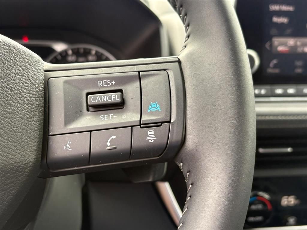 Certified 2025 Nissan Rogue SV image 14