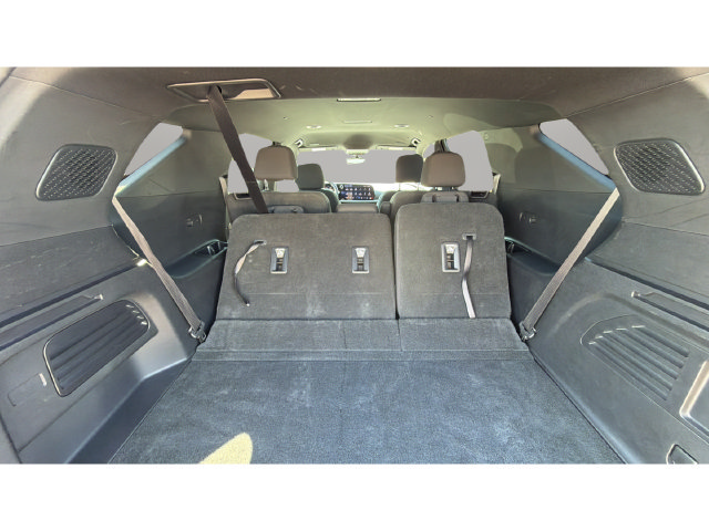 Used 2026 Chevrolet Traverse LT w/ Driver Confidence Package FWD image 34