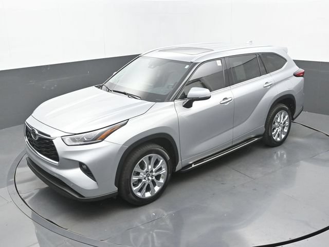 Used 2021 Toyota Highlander Limited FWD image 30