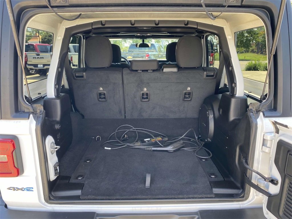 Used 2023 Jeep Wrangler Unlimited Rubicon 4xe image 13