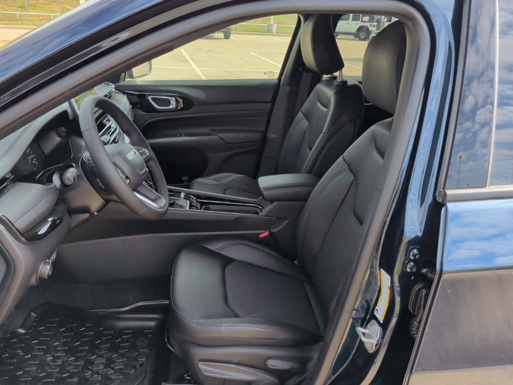 New 2026 Jeep Compass Altitude image 12