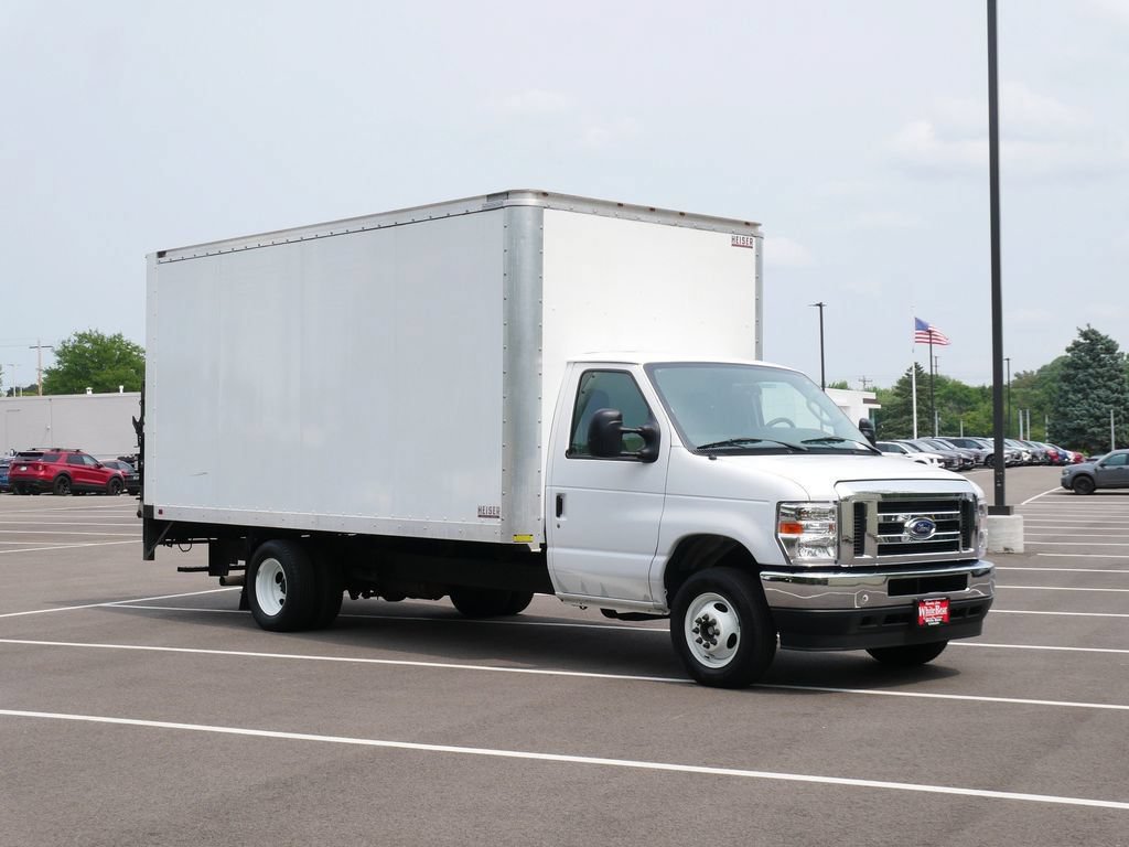 Used 2024 Ford E-450 and Econoline 450 Super Duty w/ Power Windows & Locks Group RWD image 3