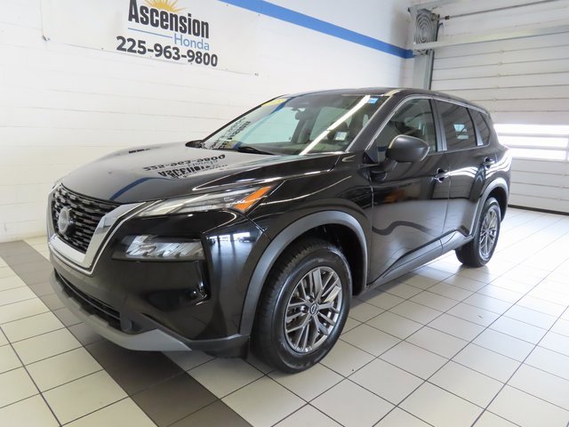 Used 2023 Nissan Rogue S image 2