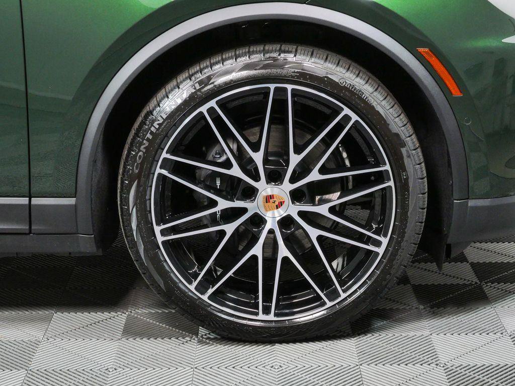 New 2026 Porsche Macan Electric RWD image 36