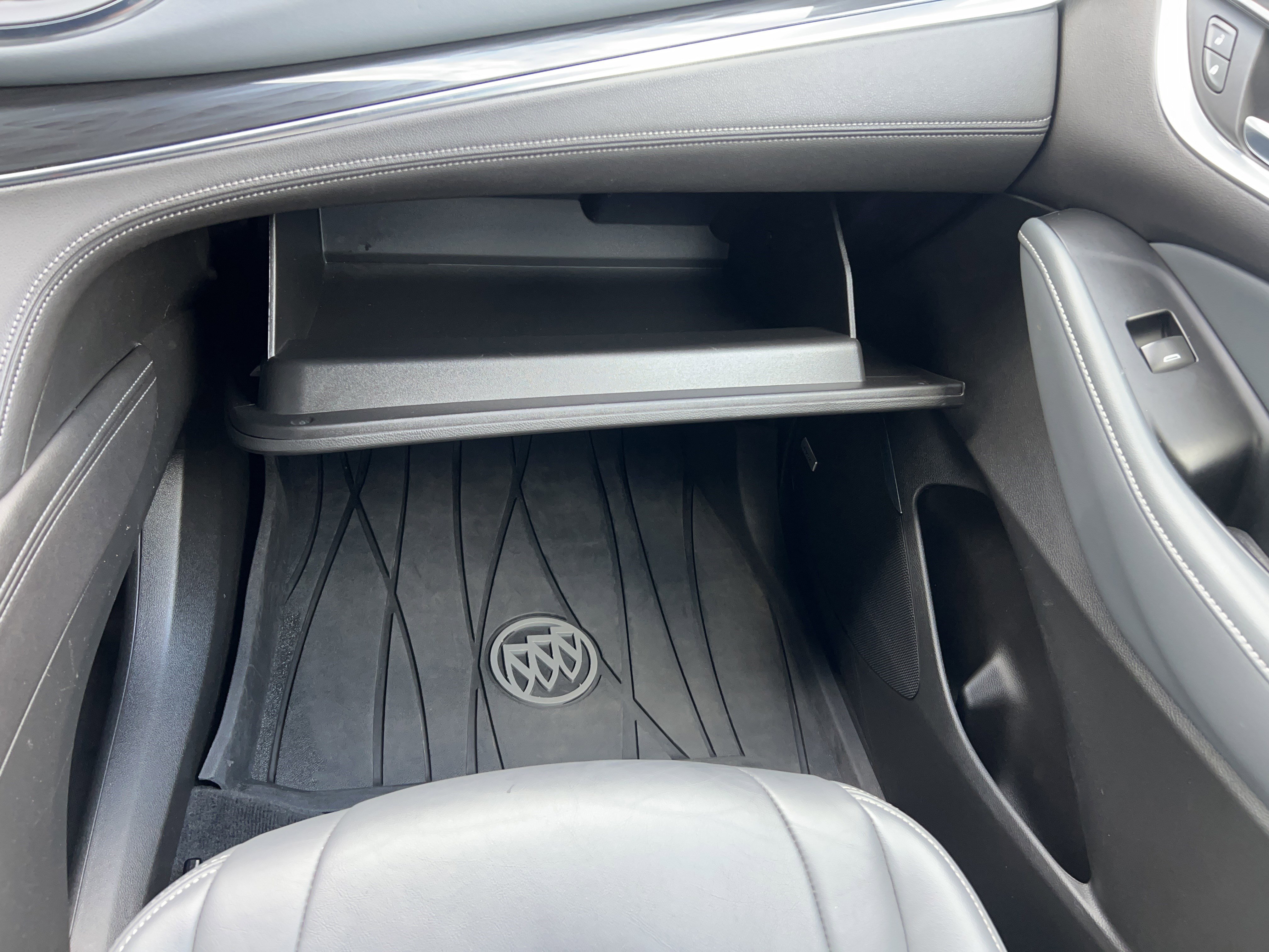 Used 2023 Buick Enclave Premium image 38