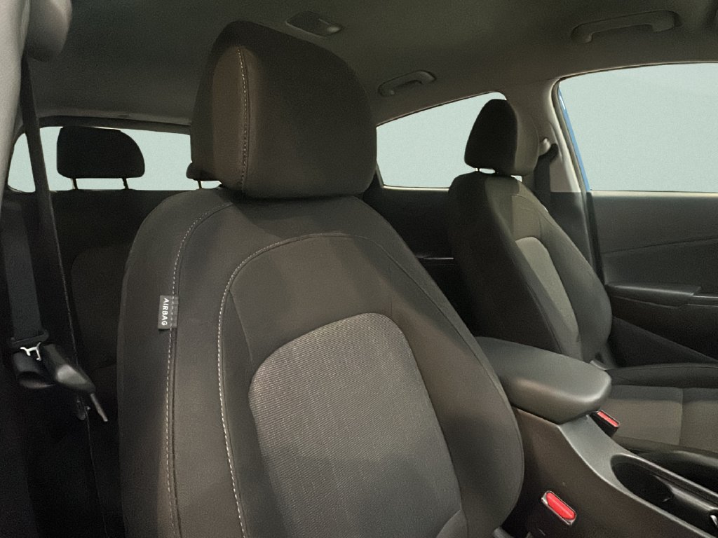 Certified 2023 Hyundai Kona SEL AWD/4WD image 17