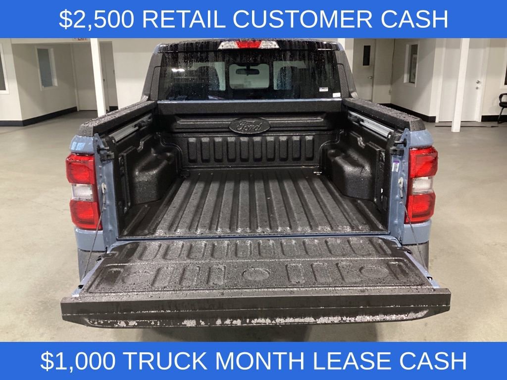 New 2025 Ford Maverick Lariat w/ Black Appearance Package image 5