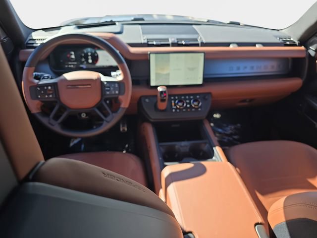 Used 2025 Land Rover Defender 110 image 10
